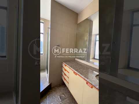 Duplex com 615m², 5 suítes, 8 vagas e quadra de tênis ao lado do Pq do Povo