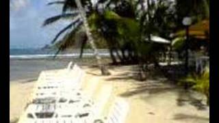 preview picture of video 'Panama, Colon, Isla Grande, Bananas Resort'