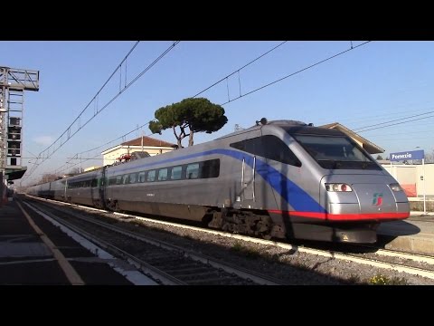 ETR 470.08 sul FB 9877 Roma Termini - Reggio Calabria Centrale, in transito a Pomezia