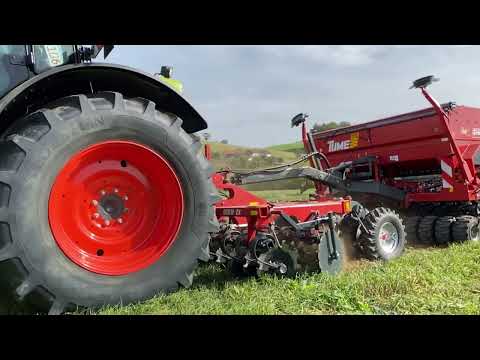 Direct seeding - Tume Cultipack cultivator and Nova Combi seed drill in Germany