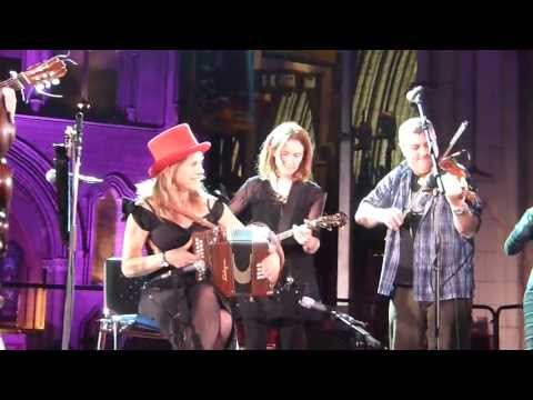 SHARON SHANNON WITH FAMILY & FRIENDS -  "GALWAY GIRL"  - ST. PATRICK'S CATHEDRAL, DUBLIN, 25.01.13.