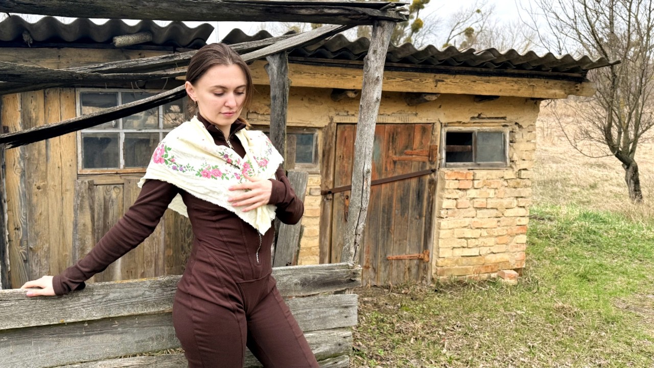Restoring Grandma’s Old House: Bringing an Old Fence Back to Life