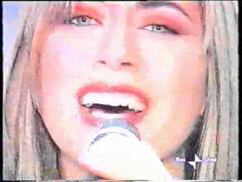 Casa Raiuno, Ilaria canta Quello che le donne non dicono