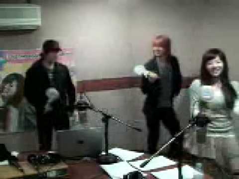 (ChunjiRadio) Sunny,Sungmin,Heechul Dancing SNSD Kissing You