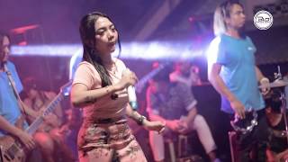 Download lagu Syahiba Saufa - Ojo Mung Isun (Melon Music Live in Gintangan) mp3 Download lagu Syahiba Saufa - Ojo Mung Isun (Melon Music Live in Gintangan) mp3