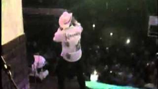 el komander la venganza del m1 en vivo