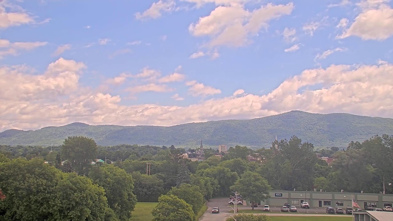 Live webcam view of Rutland SkyWatch Skyline View