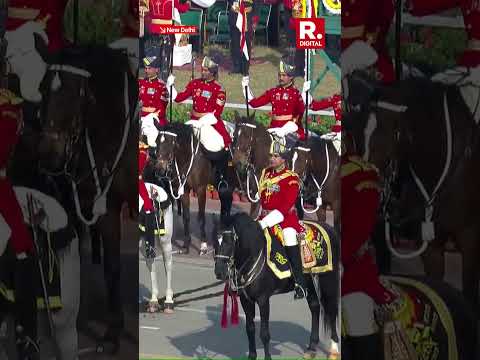 National Flag Unfurled at Kartavya Path with 21-Gun Salute on 77th Republic Day