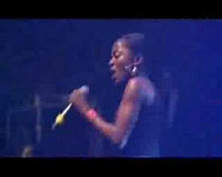 M.I.A. live@lowlands 2007 - Boyz