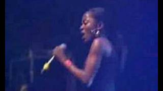 M.I.A. live@lowlands 2007 - Boyz