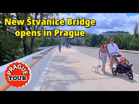 From #Karlín to Holešovice on foot and by bike. They opened the #Štvanická bridge in Prague.