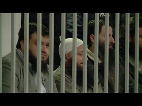 Imamët kërcënojnë pas hekurave - Top Channel Albania - News - Lajme