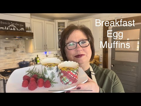 Simple Breakfast Egg Muffins :: Easy Make Ahead Christmas Breakfast