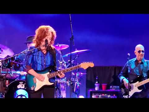 Bonnie Raitt - Made Up My Mind - LIVE!!! @ The Greek Theater Los Angeles - musicUcansee.com