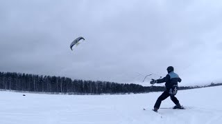 preview picture of video 'Snowkiting in Russia, St.Petersburg'