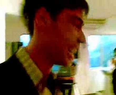 Lo struzzo di Monguzzo torna a colpire