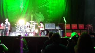 Buckcherry - &quot;Tired of You&quot; - HD Anaheim Honda Center 11/24/09 - KISS