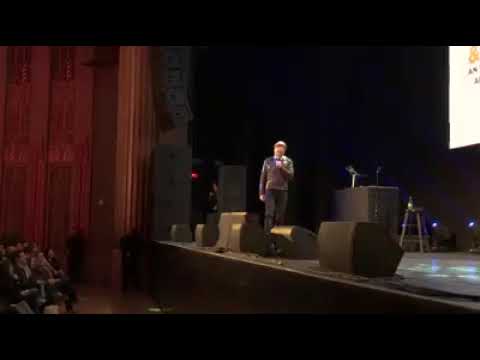 Conan and Friends q &a - A fan asks Conan to rate his girlfriend's mom but he calls him a douchebag😂