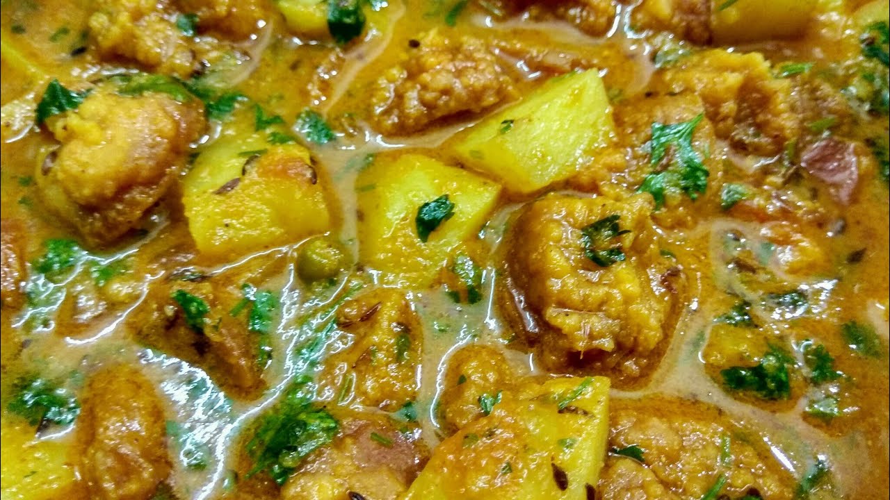 Aloo Badi Recipe(Dadi ki recipe)/moong daal badiya with Aloo