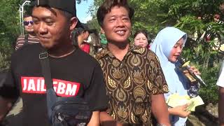 Download lagu PUTRA GENADES. Kang Kaji Gaul. Desa, Karangtumaritis. Blok. 03 [ 05 - 05 - 2022 mp3