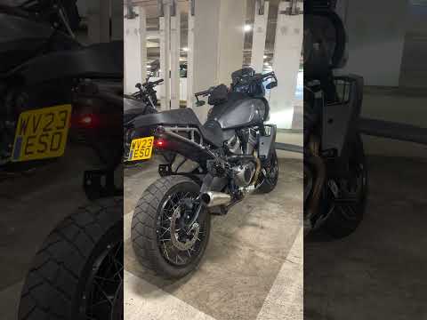 Harley exhaust at idle. Demon waiting #harleydavidson #panamerica #unitgarage