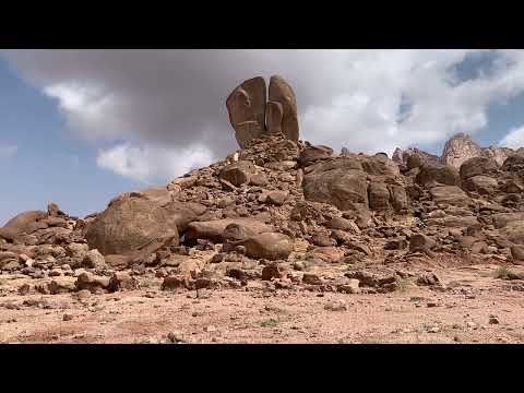 Conquering the Split Rock of Horeb: A Thrilling Adventure in Saudi Arabia | no edit video