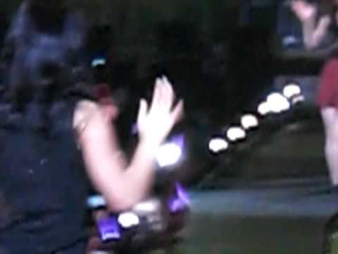 100904 SMTOWN 34 Yuri waving