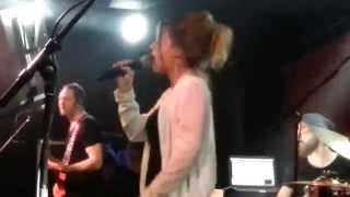 Selah Sue Crazy suffering style live 2015