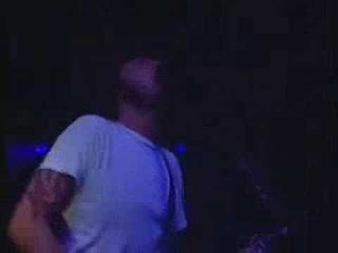 Videoclip de Free Me (Live at Walker Air Force Base, Roswell, NM - June 2005) — Foo Fighters