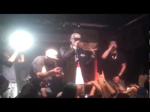 Noyz Narcos ft Aban -16 barre @Live  Csoa Roma