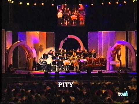 SERRAT Y JUAN VALDERRAMA