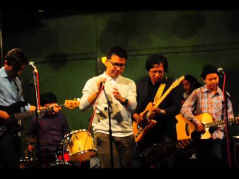 Ballads of The Cliche - Ini Waktunya (Live at Potluck Bandung)