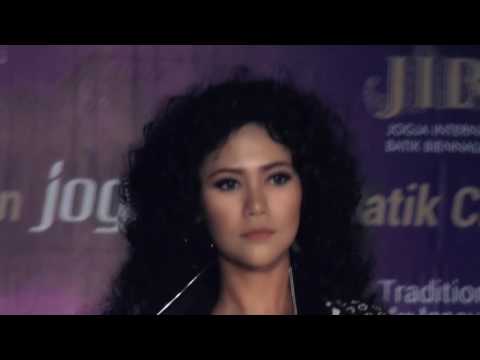 LIA MUSTAFA FOR JIBB 2016