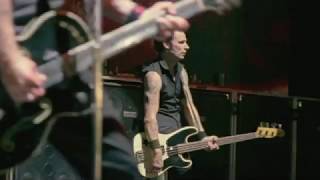 Video thumbnail of "Wake Me Up When September Ends - Green Day (Live)"