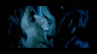 Amitabh Bachchan Hot Kissing Scene with Jiya Khan