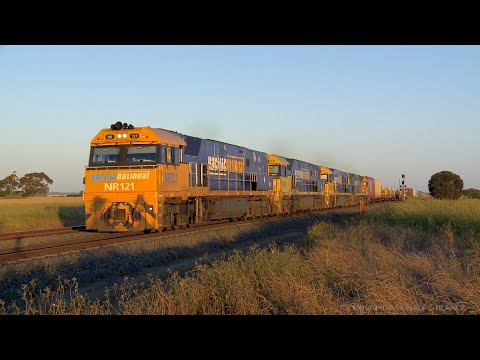 1MP2 Pacific National Steel Train With Shipping Containers (28/11/2021) - PoathTV Australian Railway
