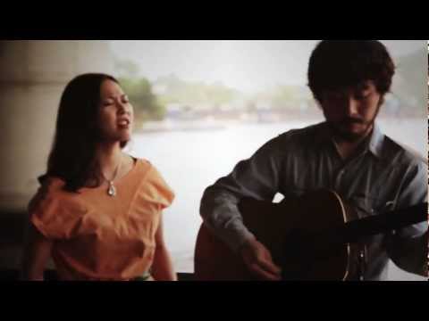 TOKYO ACOUSTIC SESSION : The Kneesies - Is It Too Fast?