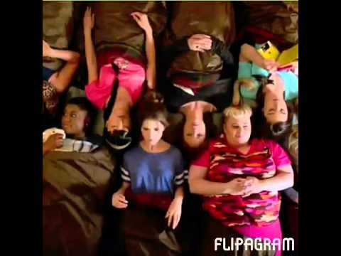 完美音調2 - 會議中心的表現/歌詞。 (Pitch Perfect 2 - Convention Center Performance w/ Lyrics)