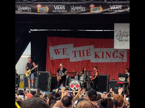 WE THE KINGS. "Check Yes Juliet" (Live In Orlando)