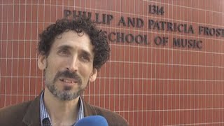 Daversa, el trompetista que ganó tres Grammys con álbum con indocumentados