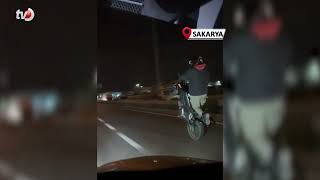 Trafikte Tek Teker Üzerinde Gitti O Anlar Kamerada