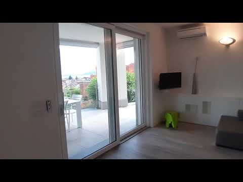 LAGO COMO GERA LARIO ampio appartamento in vendita con vista lago e piscina