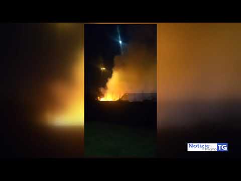 2019-12-13 PRATO - ROGO DI RIFIUTI TESSILI NEL PIAZZALE DI ALIA