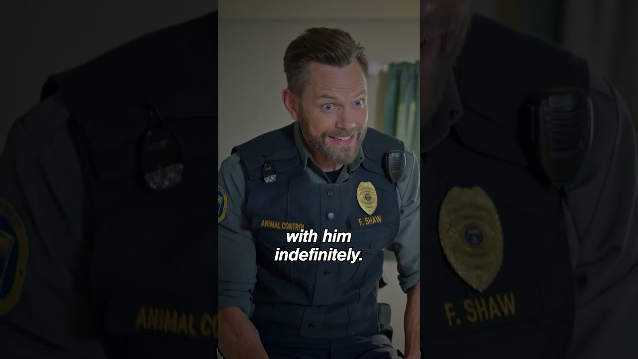 ”just gonna take a closer look at the floor” 😮‍💨 #animalcontrol