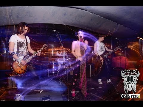 Clyde - Casting Couch (Live)