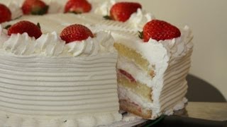White cake with strawberries recipe and decoration