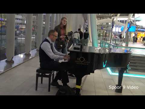 Machinist op Piano in Utrecht Centraal!