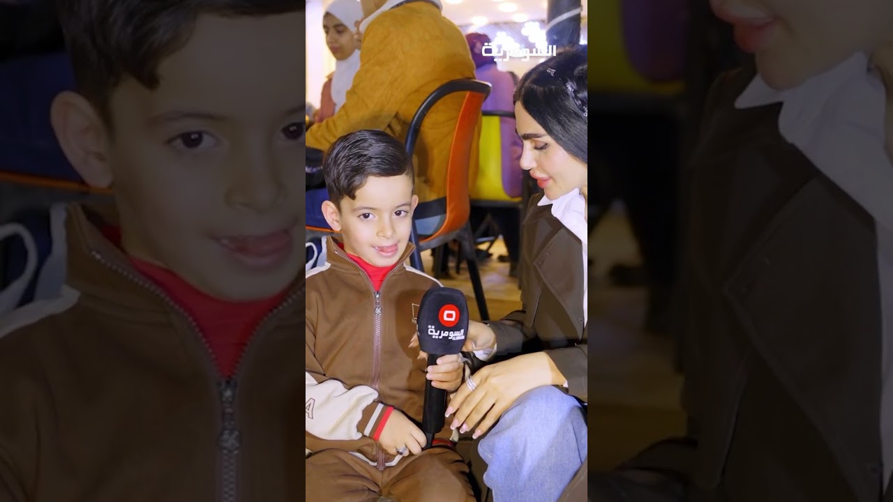فيديو | محمد يغنّي وشيماء صارت مترجمة فورية 😂#shorts
