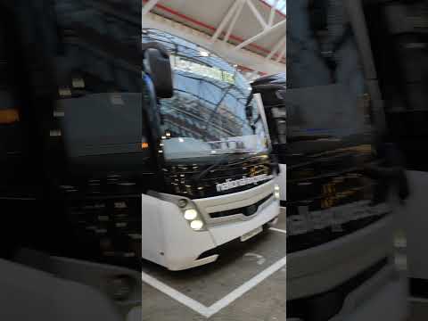 ônibus expresso nacional da estação rodoviária de Londres Victoria