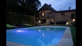 preview picture of video 'moulin neuf - 250m² 16 couchage, piscine chauffée'